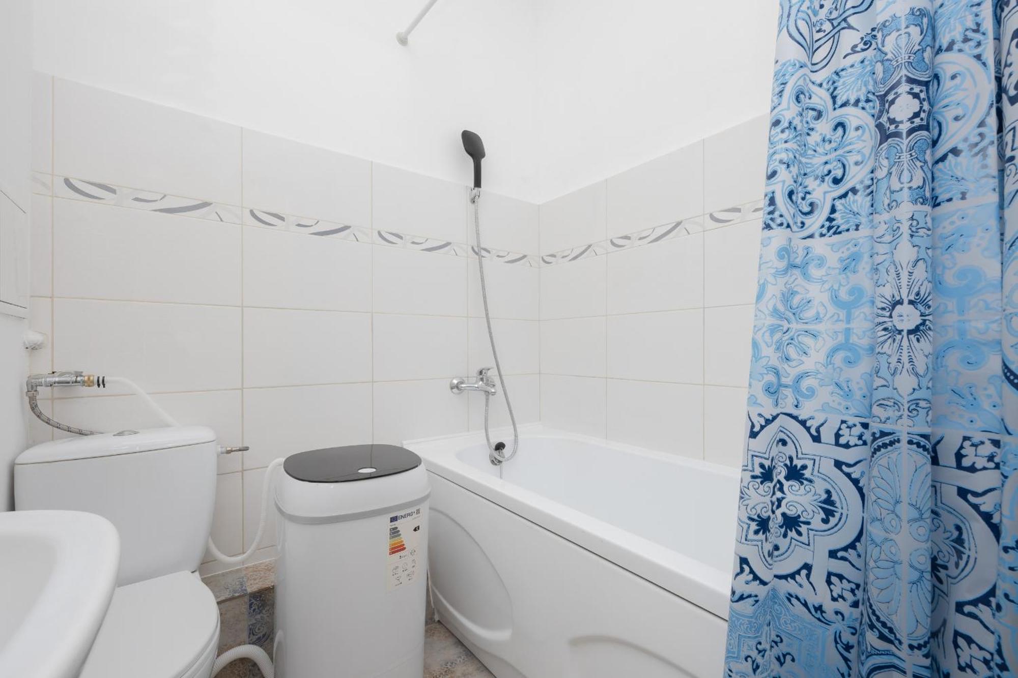 With Balcony 180 M To The Royal Baths By Renters Apartament Warszawa