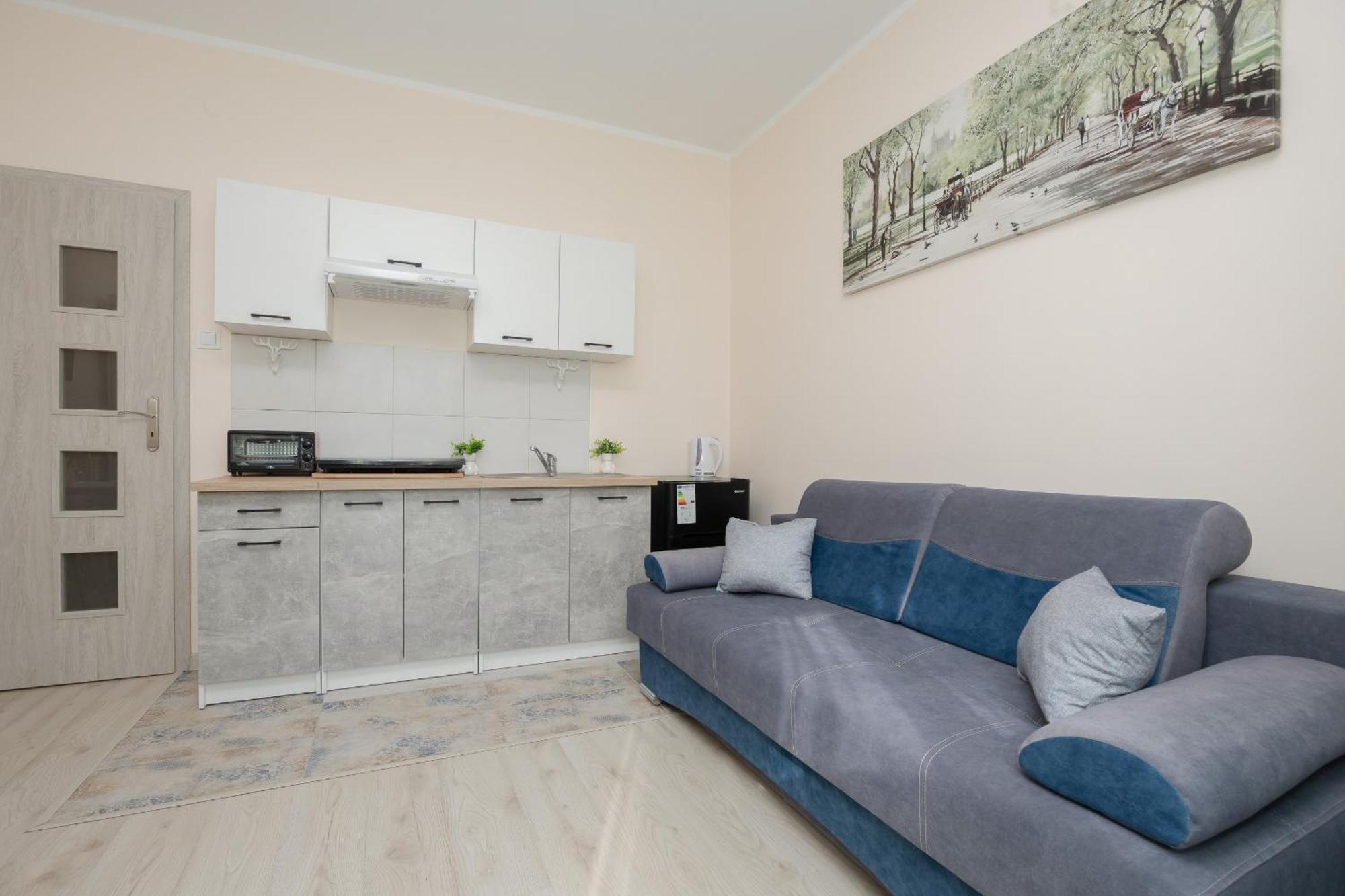 Apartament With Balcony 180 M To The Royal Baths By Renters